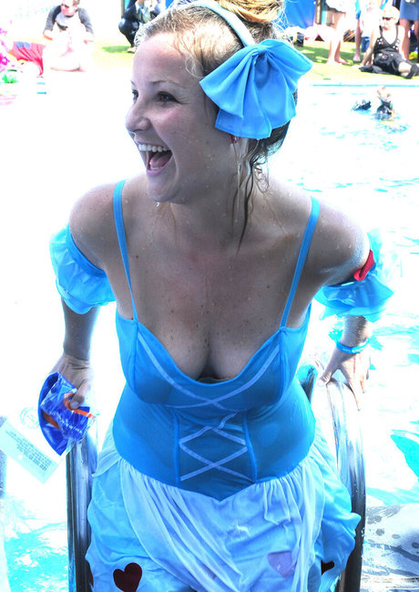 Helen Skelton photo 52