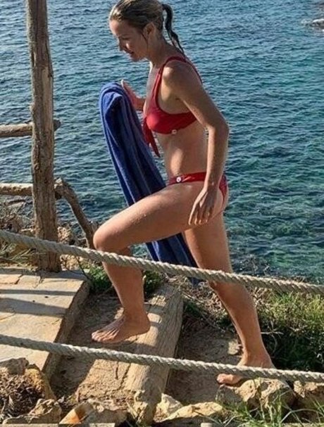 Helen Skelton photo 59