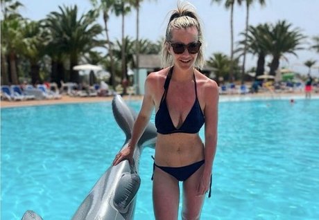 Helen Skelton photo 67