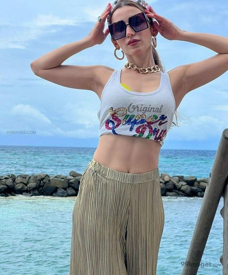 Heli Daruwala photo 3