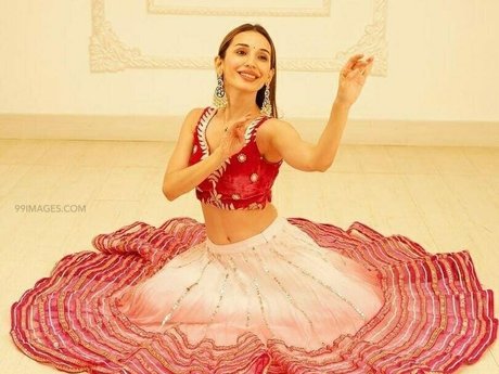 Heli Daruwala photo 72