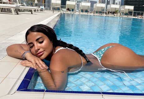 Helia Soltani photo 69