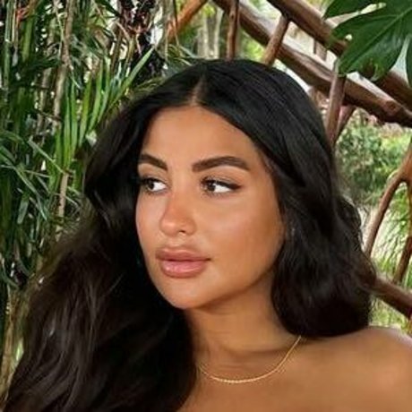 Helia Soltani photo 95