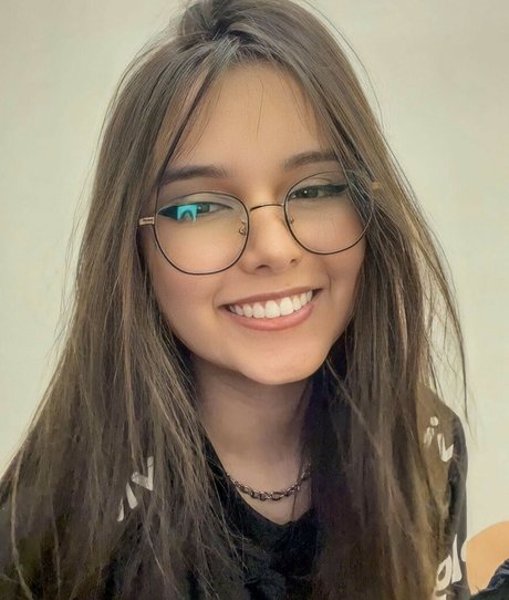 Hellen Duarte photo 4