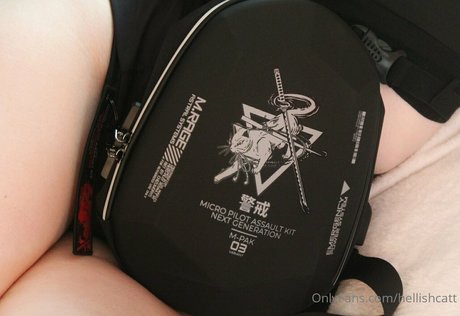 Hellishcatt photo 40