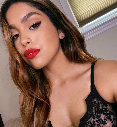 Profile photo of Henna Sharee