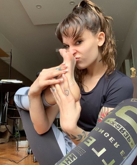 Higharchesmartina photo 5