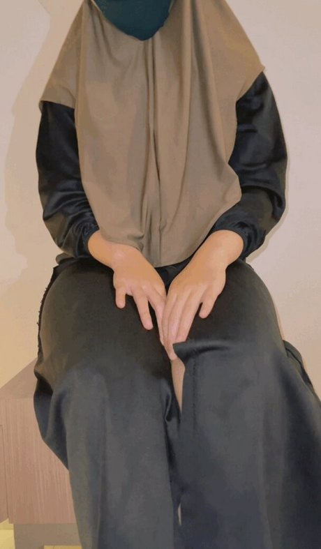 Hijab Camilla photo 15