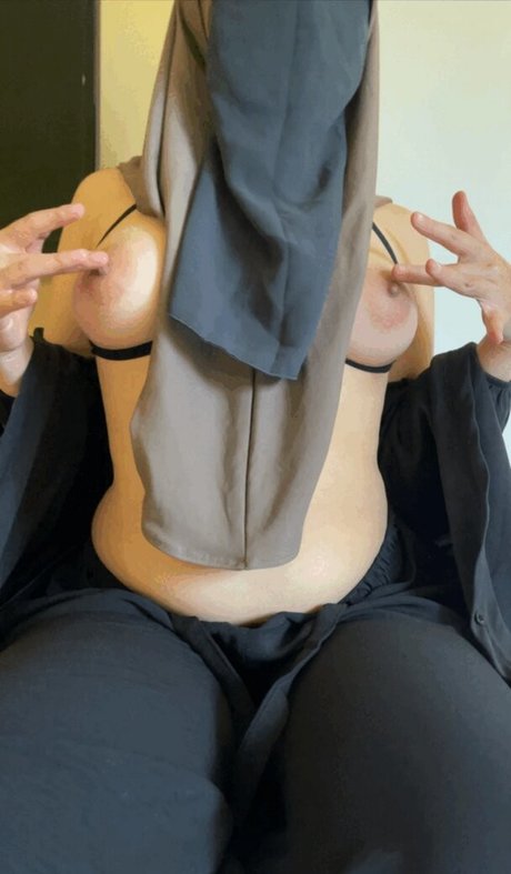 Hijab Camilla photo 48