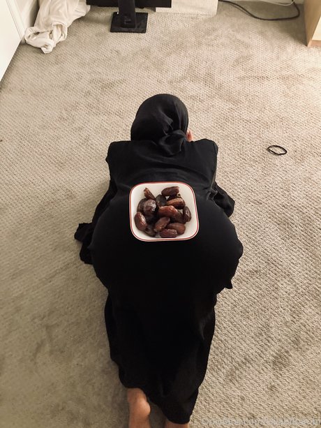 Hijabi Bambi photo 19