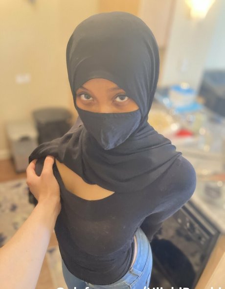 HijabiBambi photo 7