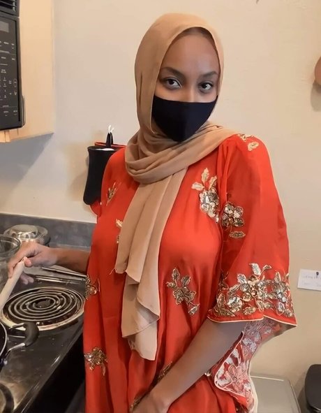 HijabiBambi photo 12