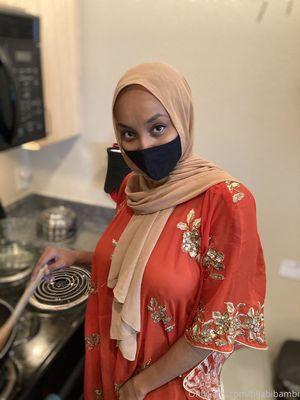 HijabiBambi photo 1