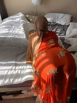 HijabiBambi photo 3