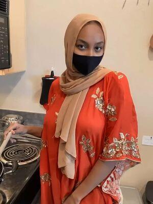 HijabiBambi photo 5