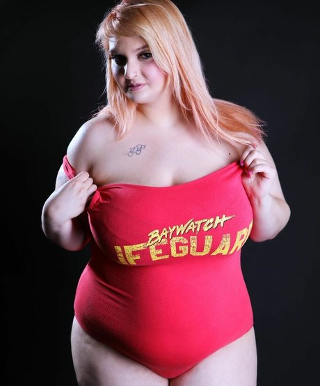 Hilary Ilariaa photo 29