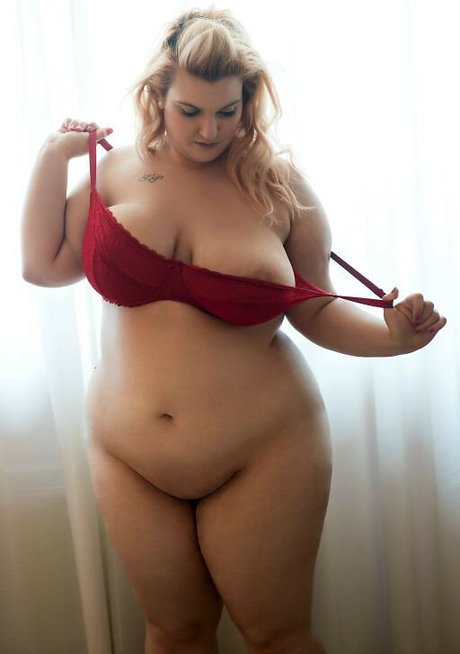 Hilary Ilariaa photo 37