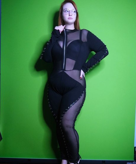 Hilary Ilariaa photo 57
