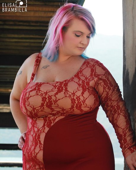 Hilary Ilariaa photo 182