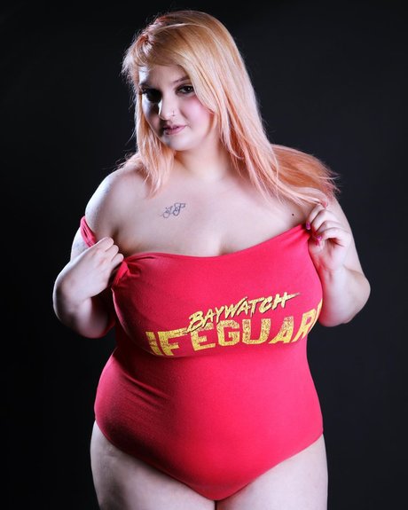 Hilary Ilariaa photo 188