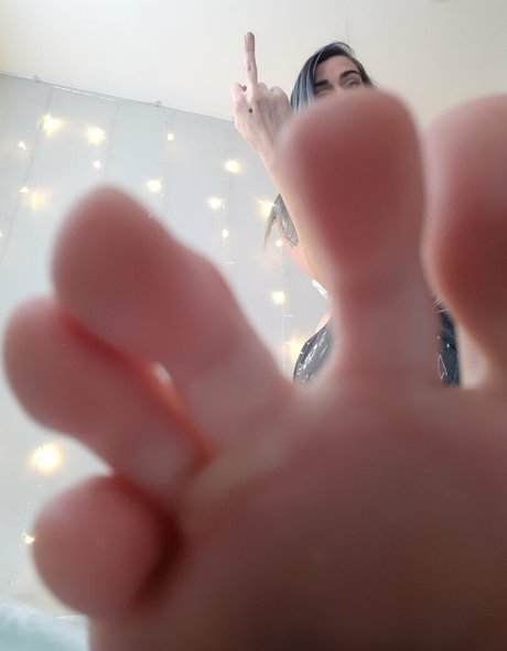 Hippiefeet23 photo 86
