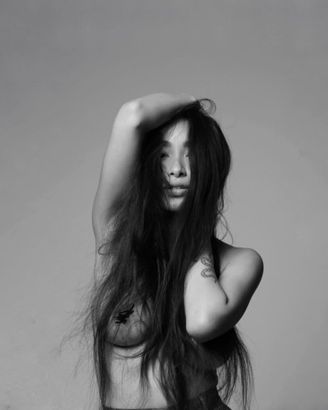 Hitomi Mochizuki photo 85