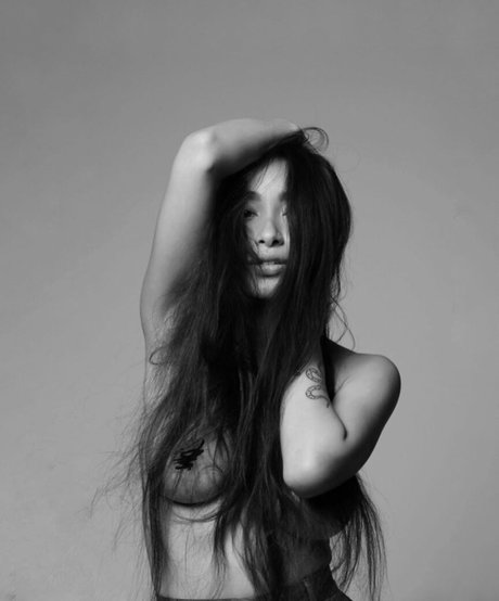 Hitomi Mochizuki photo 184