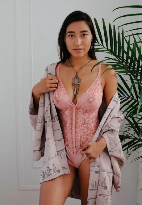 Hitomi Mochizuki photo 225