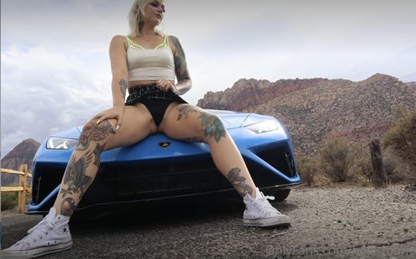 Holli Marie photo 10