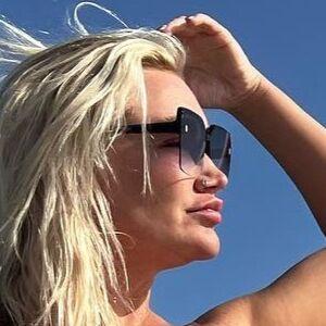 Profile photo of Hollie-Jay Bowes