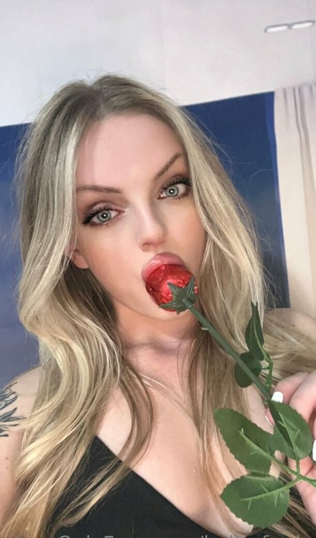 Holly_fordx photo 24