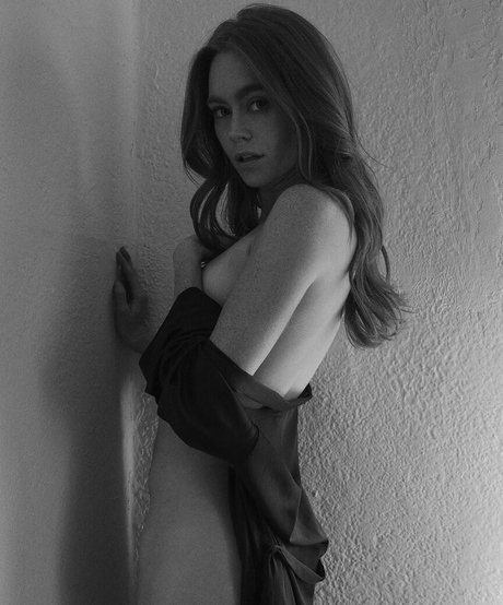 Holly Hicks photo 4