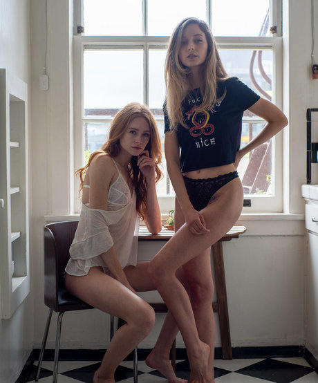 Holly Hicks photo 43