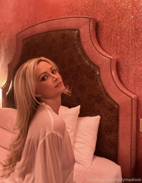 Holly Madison photo 41