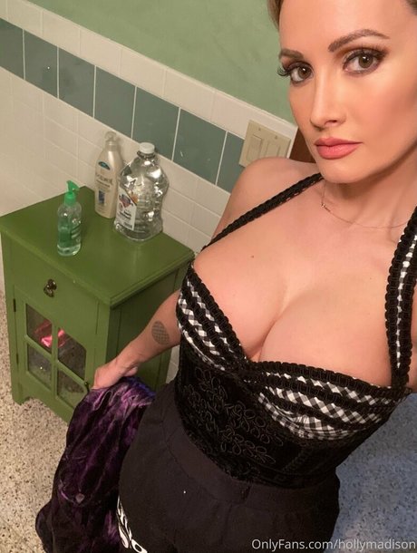 Holly Madison photo 88