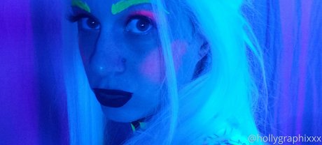 Hollygraphixxx photo 24
