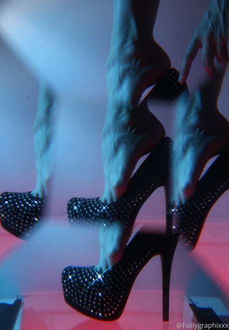 Hollygraphixxx photo 29