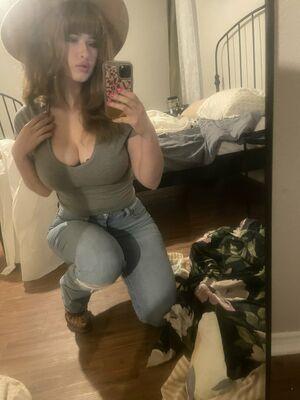 Hollyhawthorne photo 13