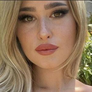 Profile photo of Hollyhawthorne