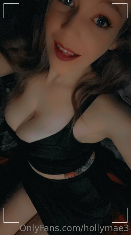 Hollymae3 photo 9