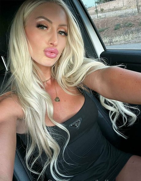 Hollyxxxmae photo 39