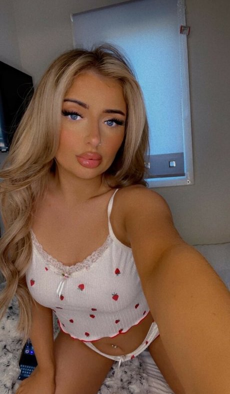 Hollyyyy_xoxo photo 3