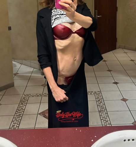 Holyhotwife photo 3