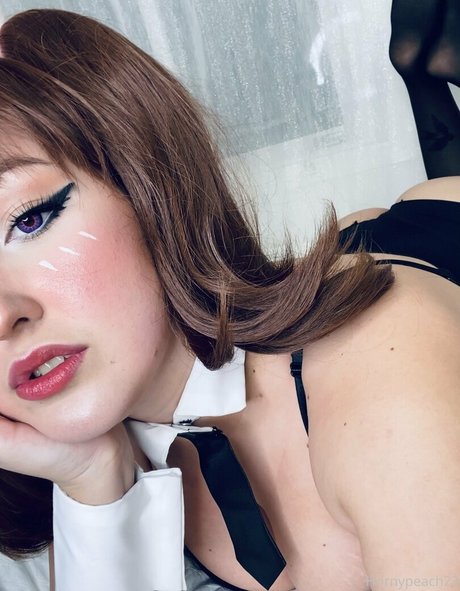 Hornypeach23 photo 20