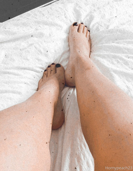 Hornypeach23 photo 31