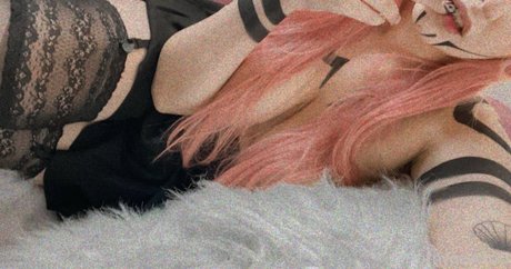 Hornypeach23 photo 70