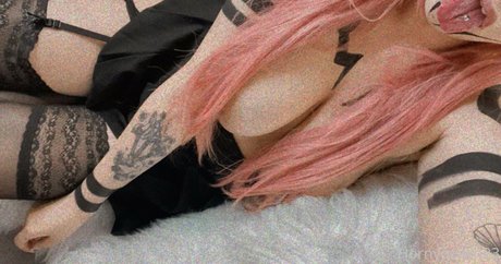 Hornypeach23 photo 71
