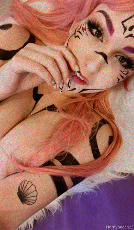 Hornypeach23 photo 74