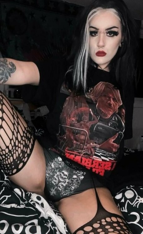 Profile photo of Horror.wh4re