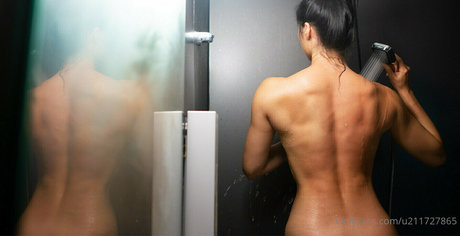 Hot Emma photo 8